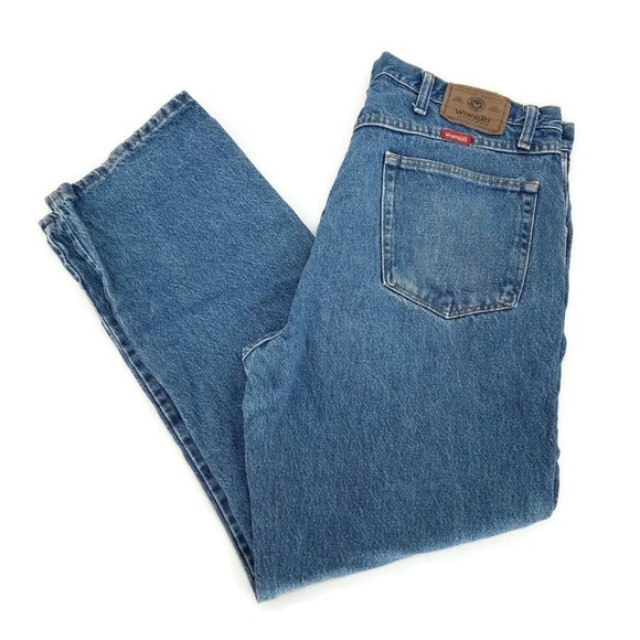 Wrangler Mens Classic Straight Jeans Blue 5 Pocket Medium Wash 100% Cotton 38x30 - Picture 1 of 9